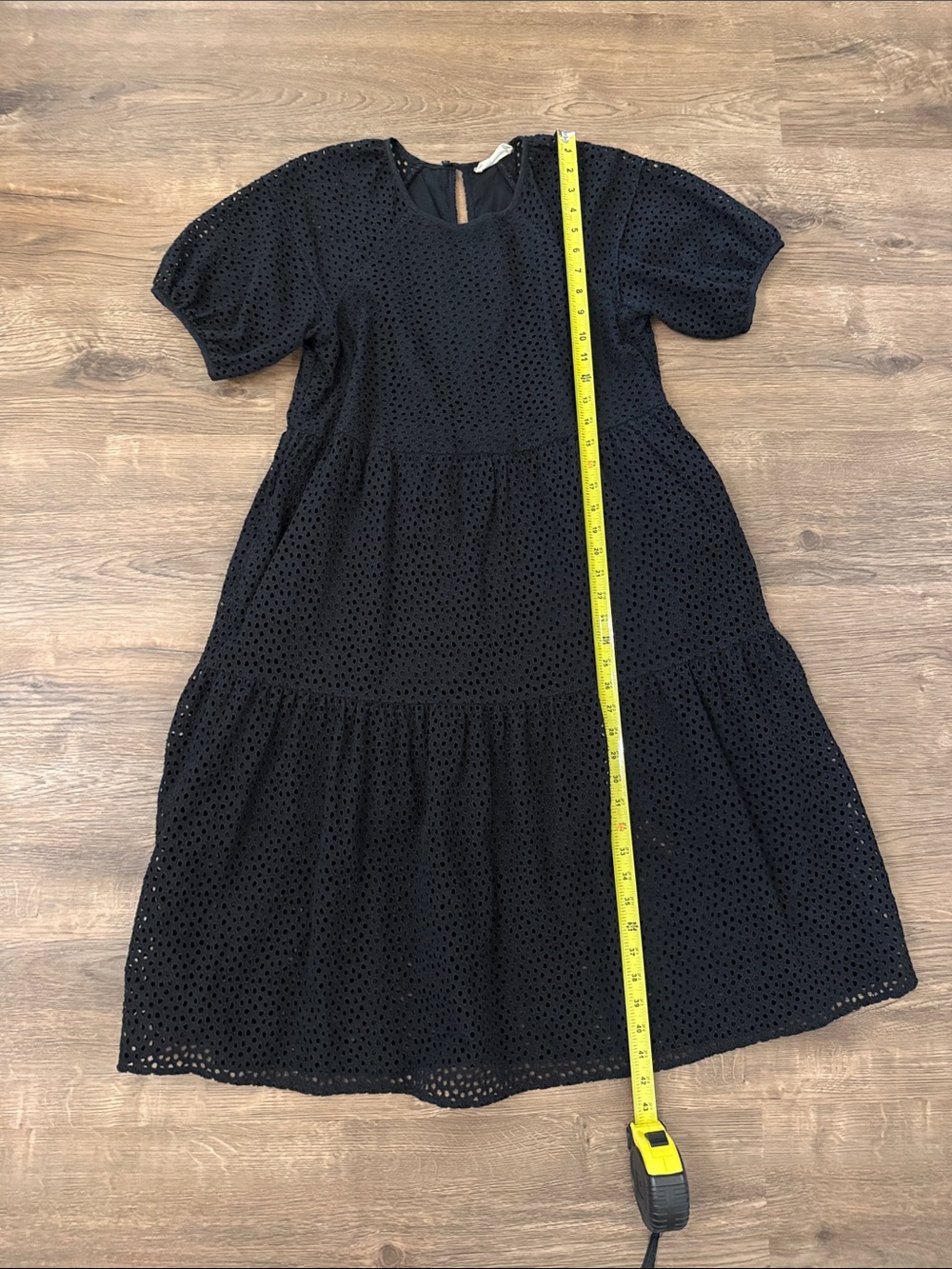Everlane Black Eyelet Tiered Midi Dress Size XS Puff sleeve like new pockets